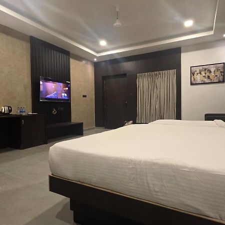 D Wayfarer Inn Resort Erode Exterior foto